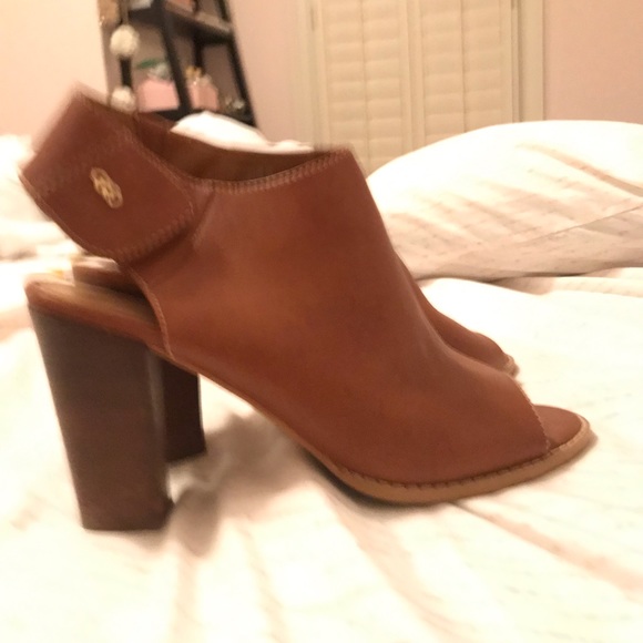 brown open toed bootie Cole Haan - Picture 2 of 6